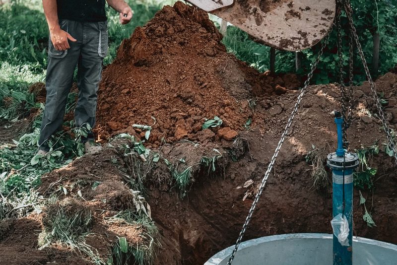 Výkop a osazení jímky u chalupy – Zábřeh, Jímka 9 m³, jáma 3,2 m, pažení, obsyp pískem